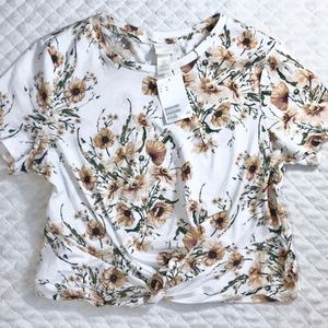 🚫SOLD🚫 H & M Ivory Magnolia Flower T shirt M Medium NWT